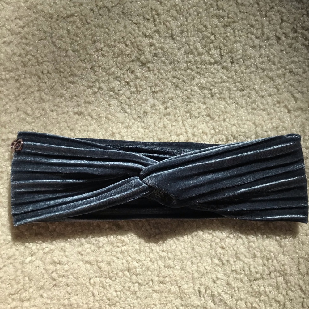 Knot headband